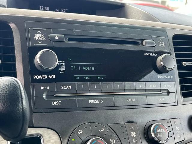 2012 Toyota Sienna LE V6 8 Passenger
