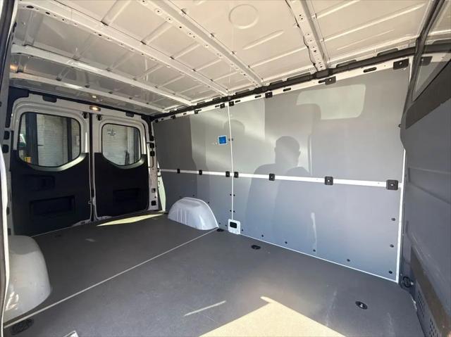 2023 Mercedes-Benz Sprinter 2500 Standard Roof 4-Cyl Gas