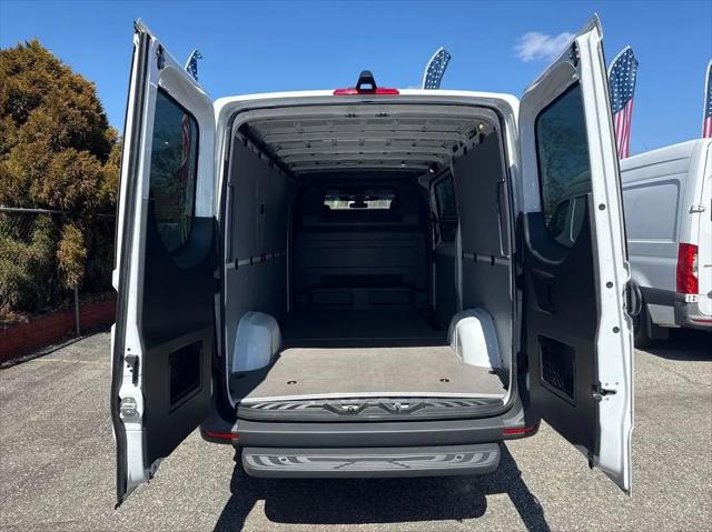 2023 Mercedes-Benz Sprinter 2500 Standard Roof 4-Cyl Gas
