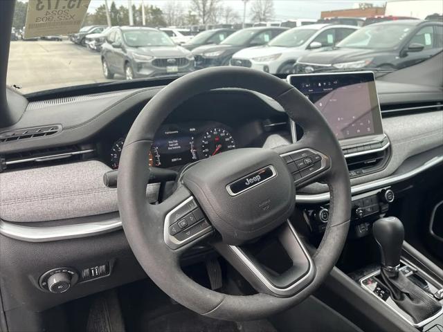 2024 Jeep Compass Latitude Lux FWD