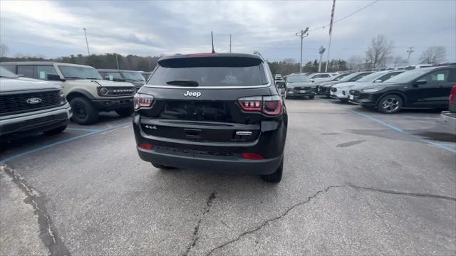 2024 Jeep Compass Latitude Lux FWD