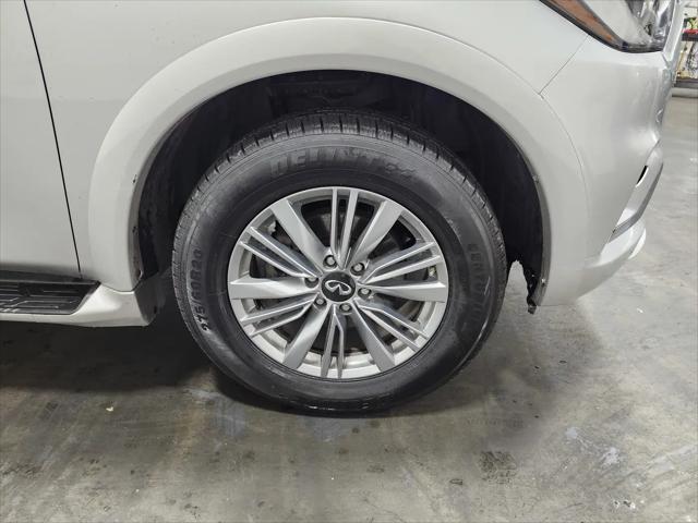 2023 INFINITI QX80 LUXE