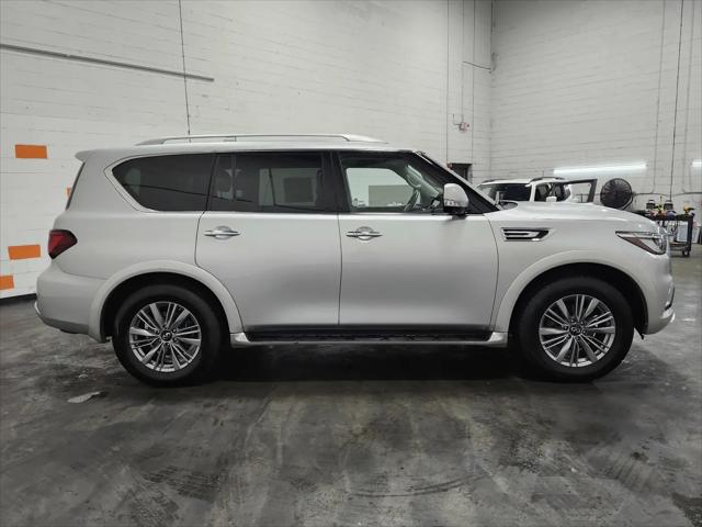2023 INFINITI QX80 LUXE