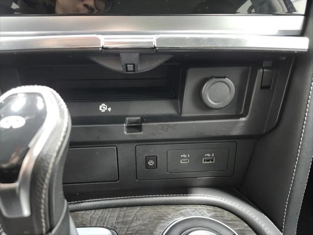 2023 INFINITI QX80 LUXE