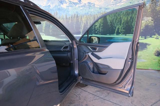2023 Subaru Forester Base
