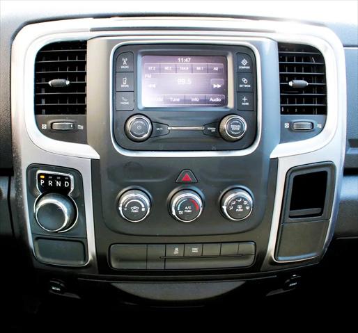2022 Ram 1500 Classic SLT Crew Cab 4x2 5'7" Box