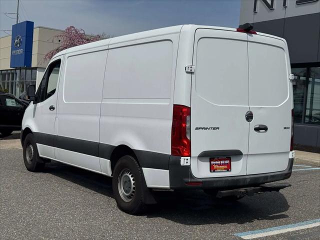 2021 Freightliner Sprinter Standard Roof I4