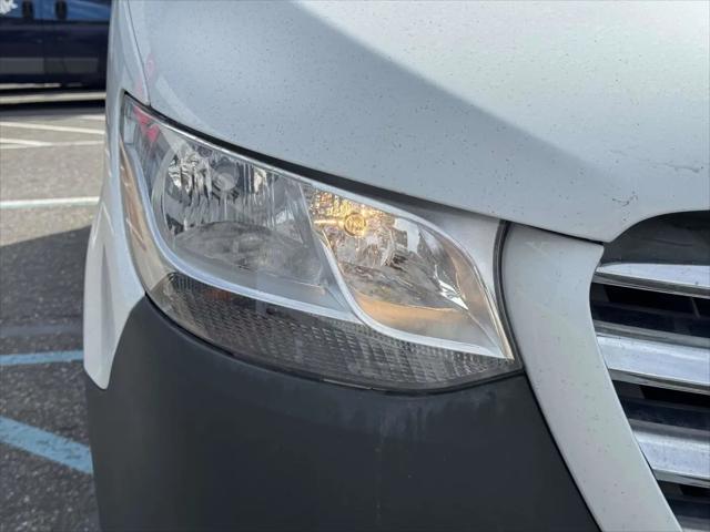 2021 Freightliner Sprinter Standard Roof I4
