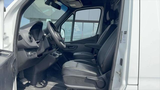 2021 Freightliner Sprinter Standard Roof I4