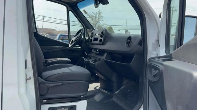 2021 Freightliner Sprinter Standard Roof I4