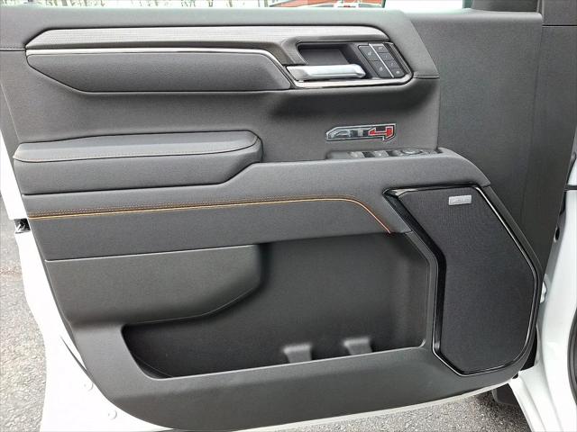 2025 GMC Sierra 1500 4WD Crew Cab Short Box AT4