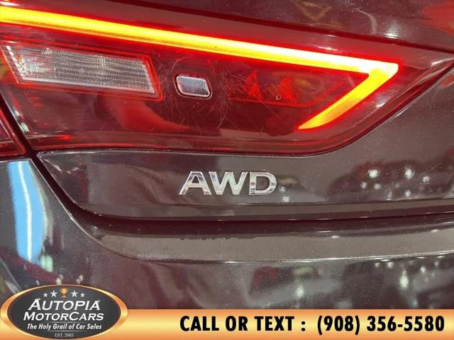 2022 INFINITI Q60 LUXE AWD