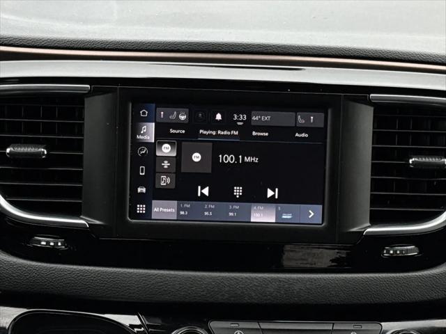 2023 Chrysler Voyager LX