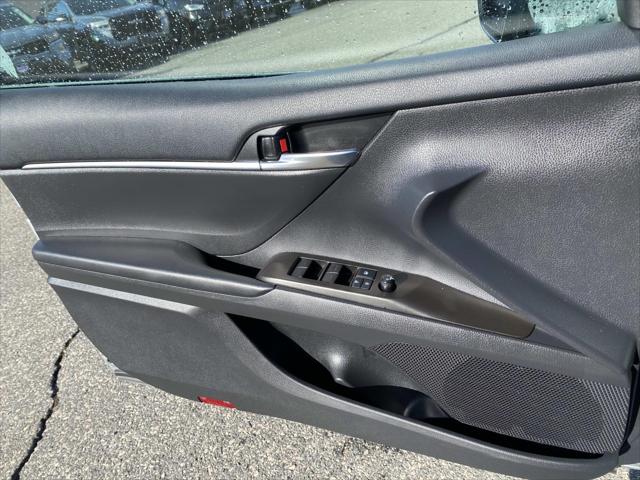2022 Toyota Camry SE AWD