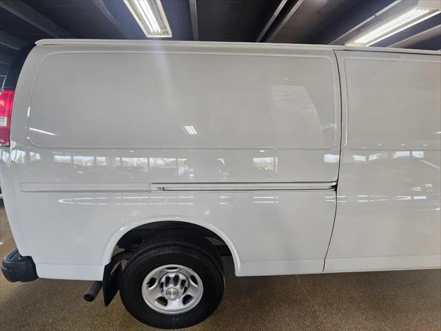 2022 Chevrolet Express Cargo Van RWD 3500 Extended Wheelbase WT