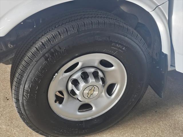 2022 Chevrolet Express Cargo Van RWD 3500 Extended Wheelbase WT