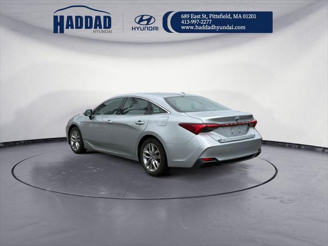 2020 Toyota Avalon Hybrid XLE
