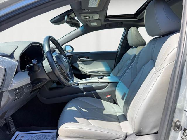 2020 Toyota Avalon Hybrid XLE