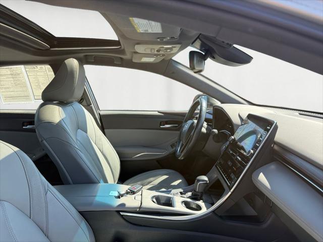 2020 Toyota Avalon Hybrid XLE