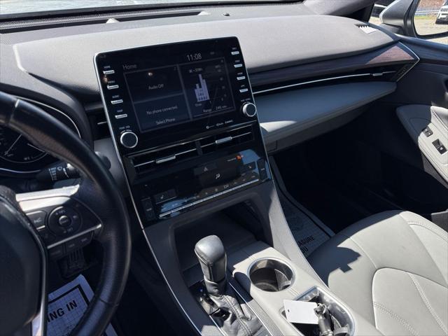 2020 Toyota Avalon Hybrid XLE