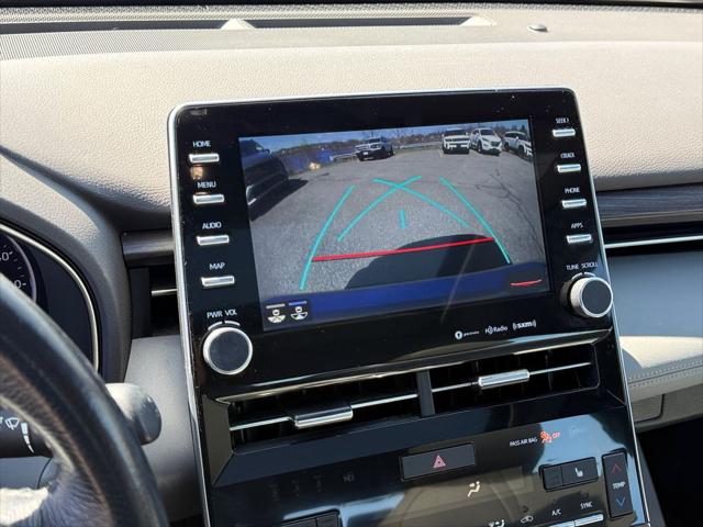 2020 Toyota Avalon Hybrid XLE