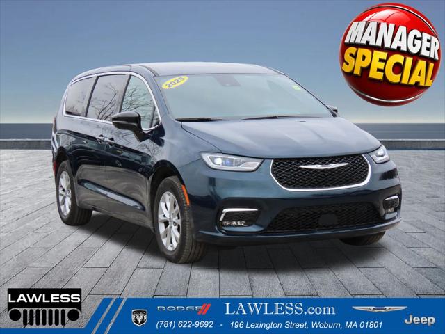 2025 Chrysler Pacifica Select for sale in Woburn, MA