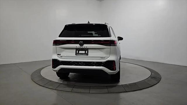 2026 Volkswagen Tiguan SE R-Line Black