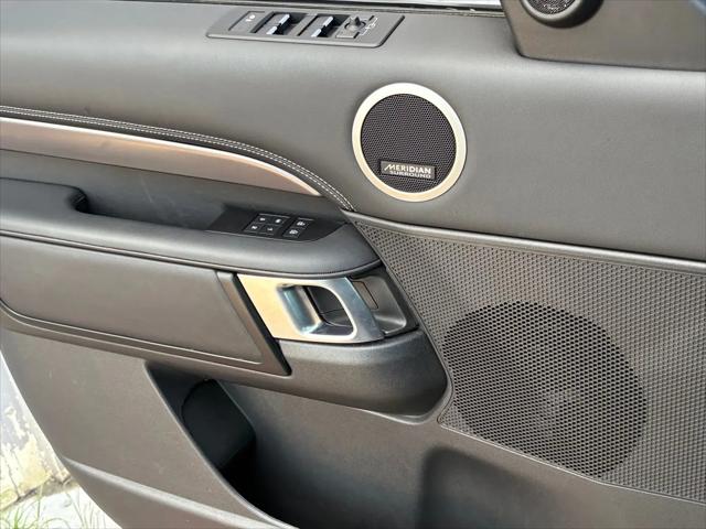 2024 Land Rover Discovery P360 Metropolitan Edition