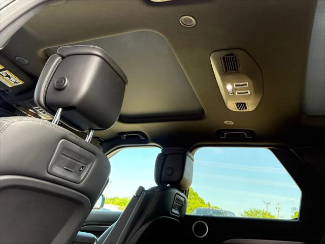 2024 Land Rover Discovery P360 Metropolitan Edition