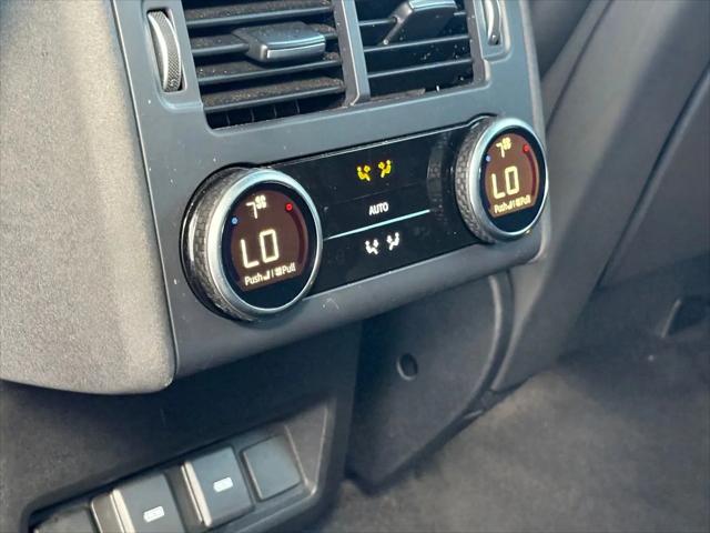 2024 Land Rover Discovery P360 Metropolitan Edition