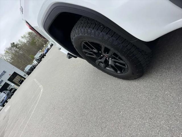 2024 GMC Sierra 1500 4WD Crew Cab Short Box Elevation with 3SB