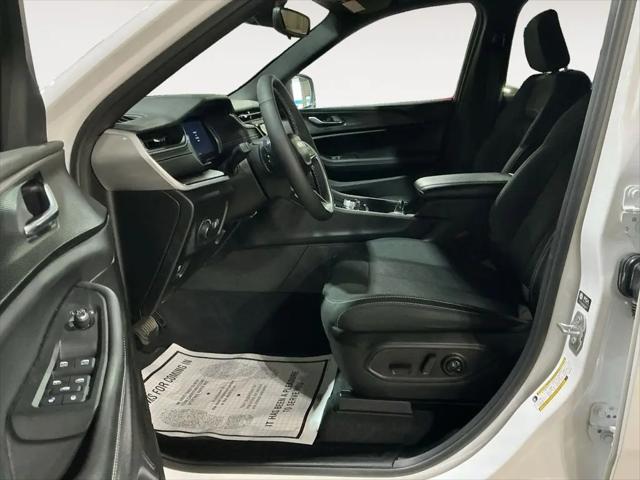 2024 Jeep Grand Cherokee Laredo X 4x4