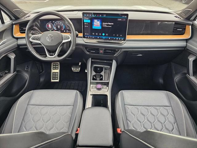 2025 Volkswagen Tiguan 2.0T SEL R-Line