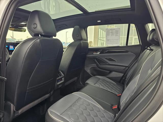 2025 Volkswagen Tiguan 2.0T SEL R-Line