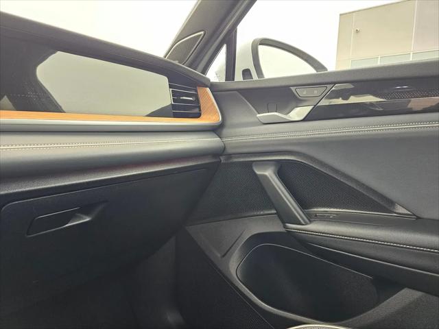 2025 Volkswagen Tiguan 2.0T SEL R-Line