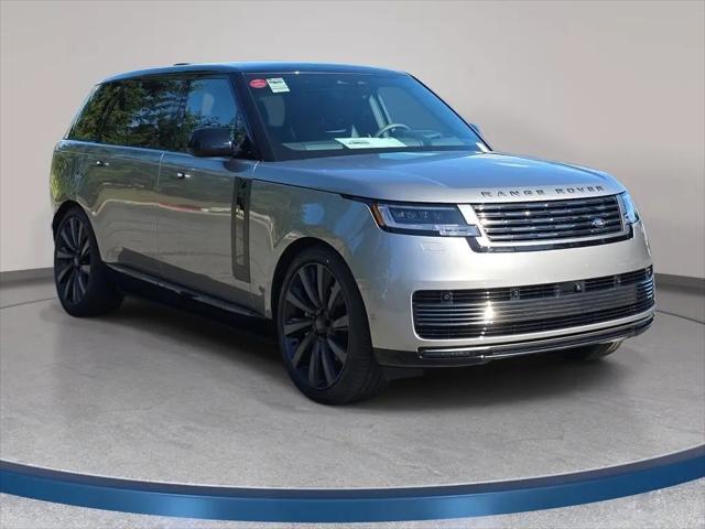2026 Land Rover Range Rover P615 SV
