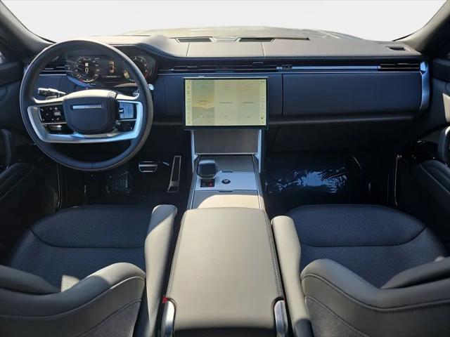 2026 Land Rover Range Rover P615 SV