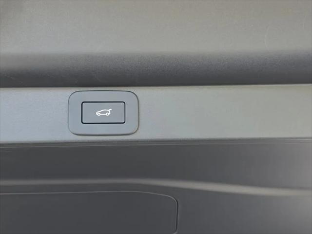 2026 Land Rover Range Rover P615 SV