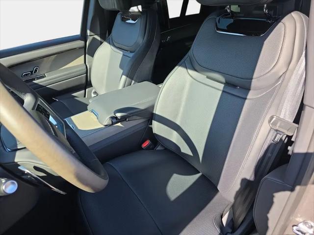2026 Land Rover Range Rover P615 SV