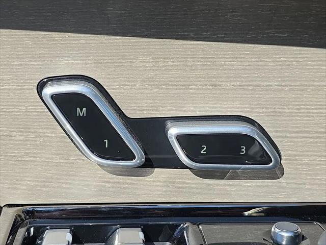 2026 Land Rover Range Rover P615 SV