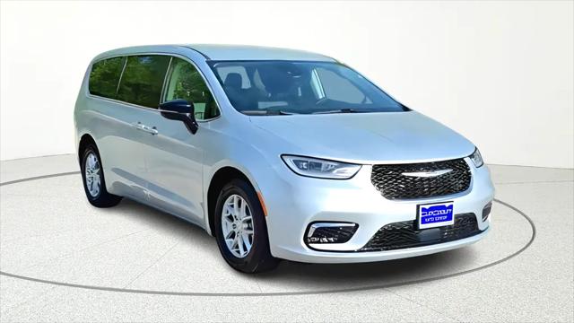 2024 Chrysler Pacifica Touring L for sale in Sherman, TX