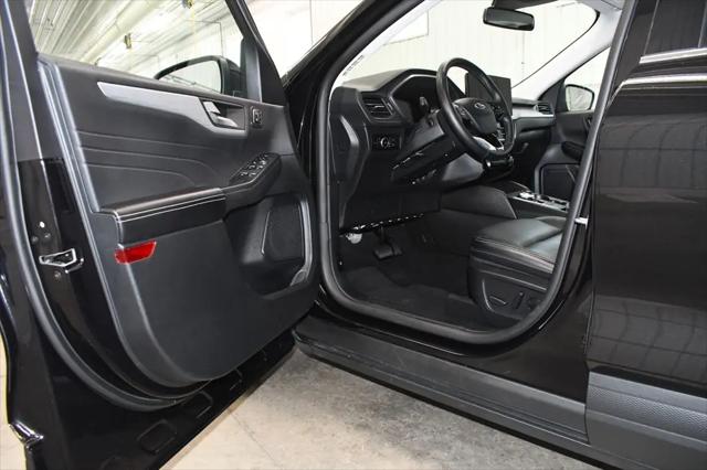 2025 Ford Escape Platinum