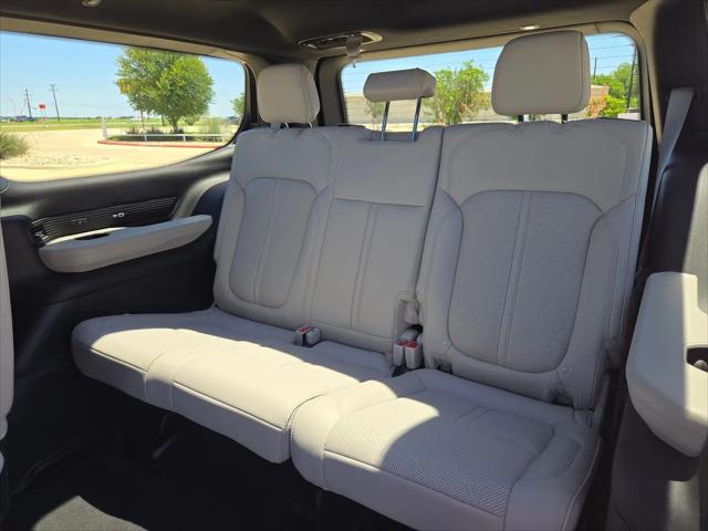 2026 Jeep Grand Wagoneer 4x2