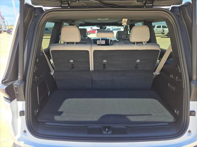 2026 Jeep Grand Wagoneer 4x2