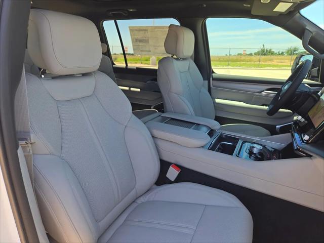 2026 Jeep Grand Wagoneer 4x2