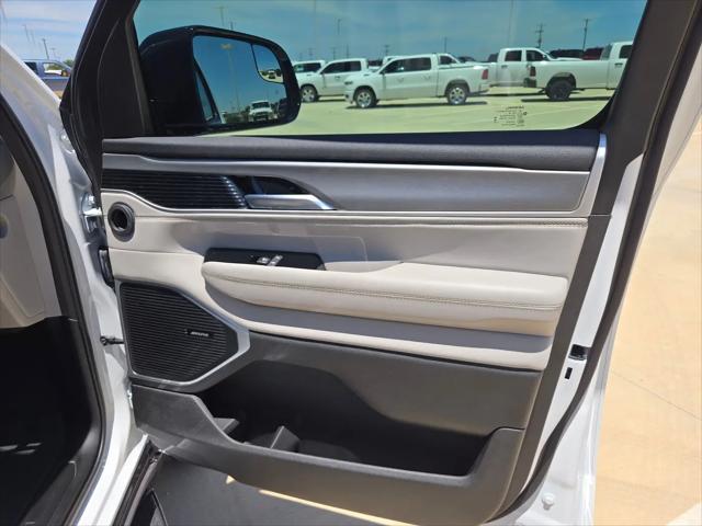 2026 Jeep Grand Wagoneer 4x2