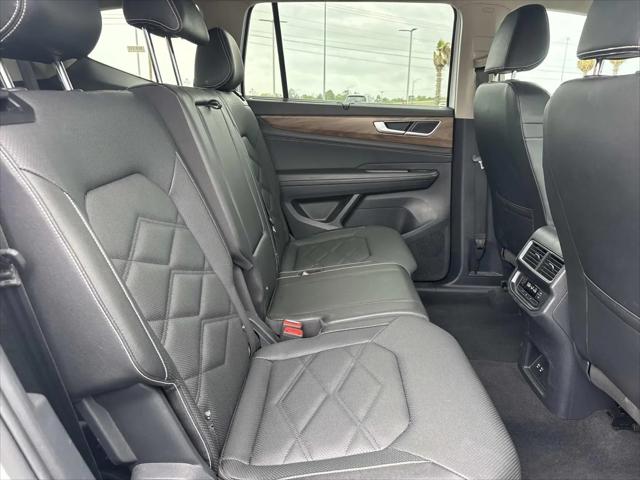 2025 Volkswagen Atlas 2.0T SE w/Technology