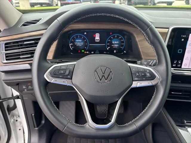 2025 Volkswagen Atlas 2.0T SE w/Technology