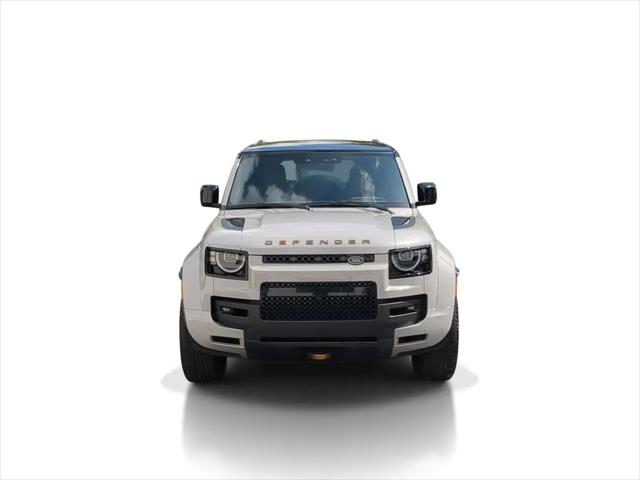 2026 Land Rover Defender P635 OCTA Black