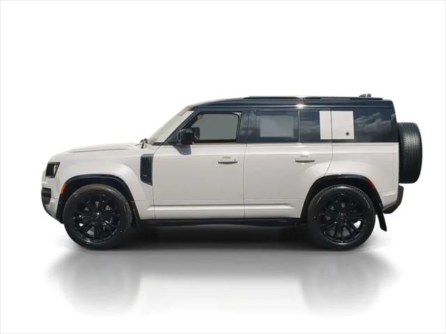 2026 Land Rover Defender P635 OCTA Black